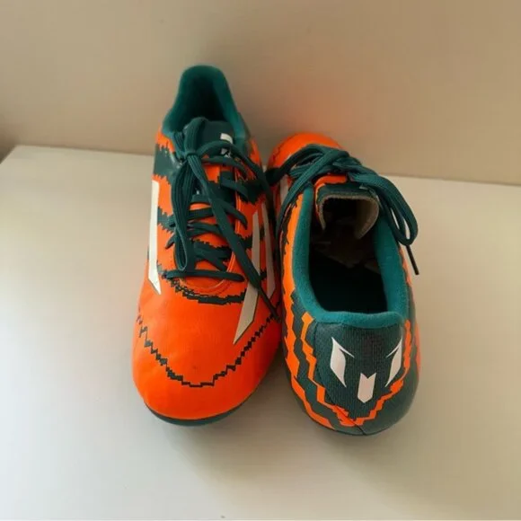 Adidas Messi Cleats - Picture 11 of 16